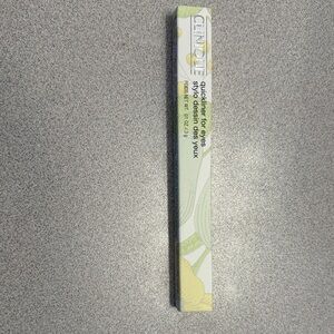 Clinique Quickliner for Eyes Pencil in New Black